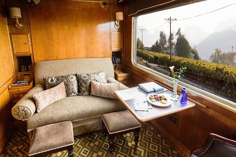 ブルートレイン昼間の客室