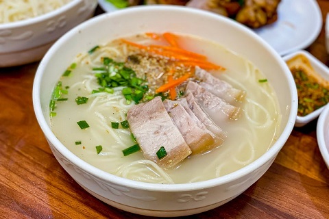 豚骨麺「コギククス」