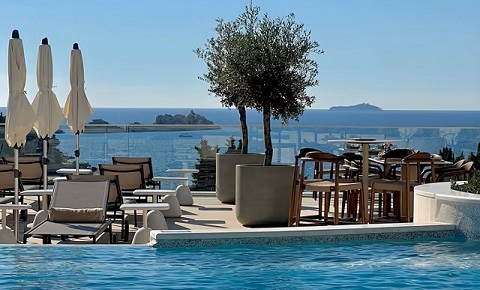 宿泊ホテルの一例／ホテル・スムラティン