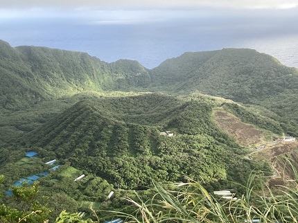 青ヶ島の二重式カルデラ