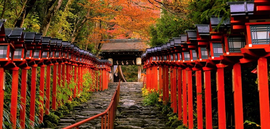 貴船神社紅葉灯籠