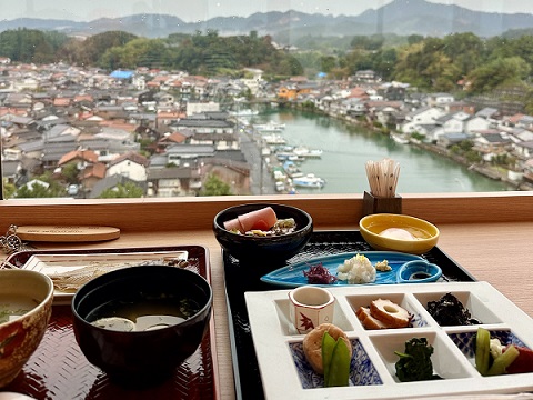 景色もご馳走(朝食)
