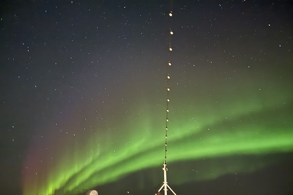 添乗員が船上から撮影したオーロラ