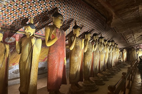 ダンブッラ石窟寺院